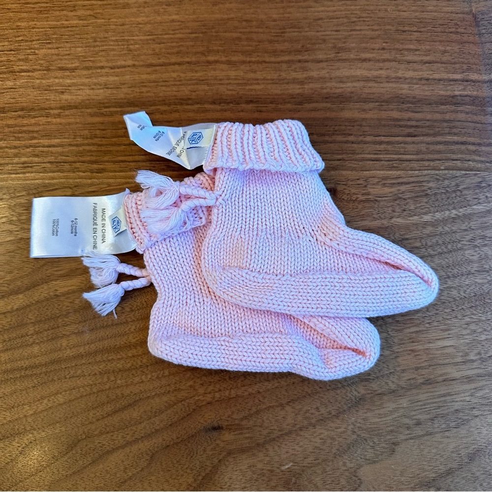 Pottery Barn Kids Knitted Light Pink Blanket, Hat And Socks. Size 6-12 M. - Picture 9 of 14